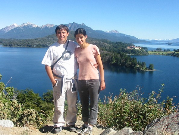 Roxana y yo, cuando todavía éramos novios, en una convención en Bariloche a principios de año.
Pablo M. Lipari
04 Oct 2004