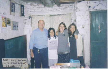 despues de un riquisimo almuerzo en casa de los Eva, junto a mi querida compy hna sanchez
Ilse  Alvarez
09 Feb 2006