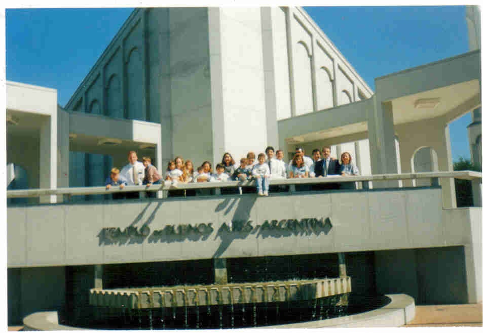 este fue nuestro hermoso paseo al templo con el barrio de spegazinni...
Ilse  Alvarez
09 Feb 2006