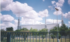  Templo de Buenos Aires Argentina de la Iglesia de Jesucristo de los Santos de los Últimos Dias.   ©1998 Karl E. Kamper 