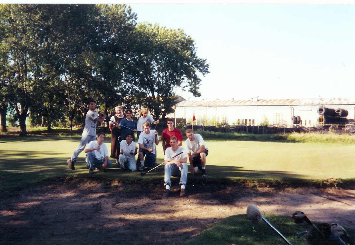 Golfing in Oeste A, 1997
Webmaster Team
18 Aug 2004