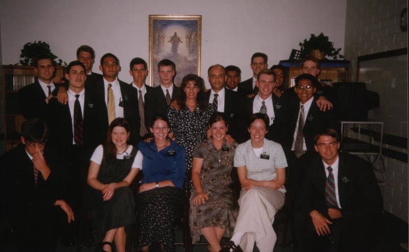 Nuevitos with Presidente Tidei in April 2001
Matthew  Scott
11 Dec 2005