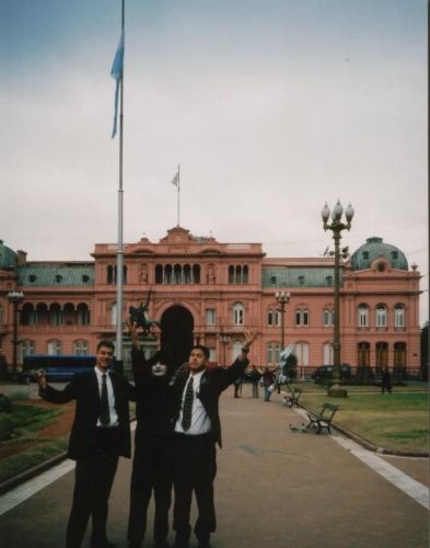 Last day of the mission, the casa rosada, and a mime... what can I say?
Matthew  Scott
11 Dec 2005