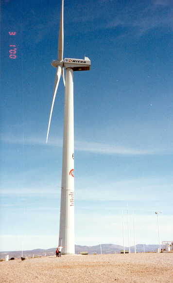 Una de las molina en el parque eolico afuera de Comodoro Rivadavia
Jacob Stewart Tripp
06 Feb 2005