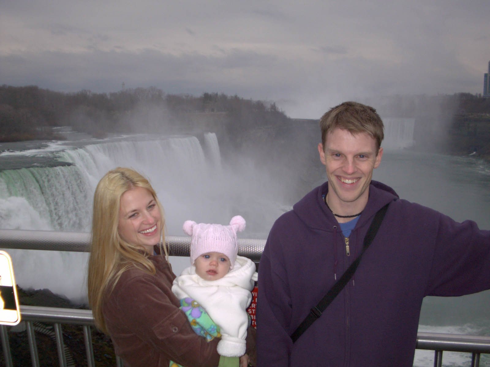 Jeff, Heidi (wife), & Halle (daughter)... expecting a boy in July.
Jeffery S Durham
15 May 2005