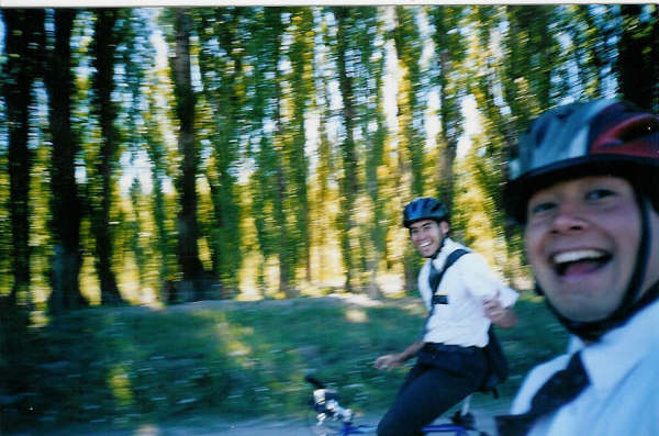 elder ramirez tomando la foto y yo de fondo
Sebastian Andres Rodriguez
04 Mar 2006