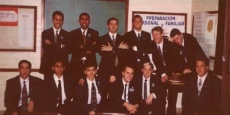 Arriba: E. Yousseff, E. Urquiza, E. Rosell, E. Jensen, E. Whitaker y E. Savage.  Abajo: E. Tapia, E. Solanilla, E. Carballo, E. Ward, E. Lambert y E. Prettyman.  Mayo de 2000
Mauro Andrés Rosell
01 Apr 2008