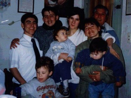 La ultima noche en la Rama Rufino, Distrito Venado Tuerto.  Ese dia cerramos la Rama, y en la foto se pueden ver todos los miembros activos en esa epoca.  En la foto esta mi compañero el Elder Carballo, la Hermana Salazar con sus hijos, la familia Mill y el Hermano Hugo Galvan.
Mauro Andrés Rosell
01 Apr 2008