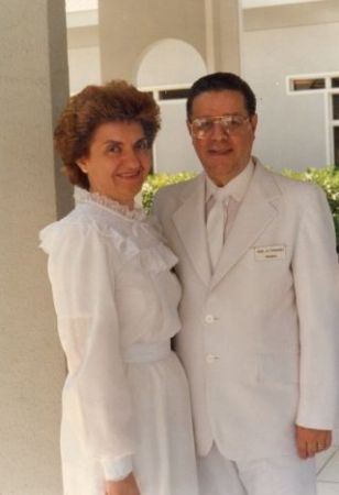 Pte. Fernandez con su esposa, Marta, cuando estaba sirviendo como President del Templo de Buenos Aires
D. Keith Nay
03 Mar 2009