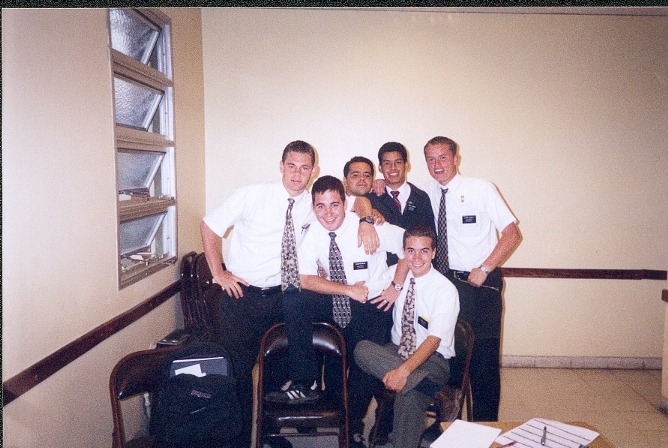 Un distrito de muy buenos recuerdos.
(Los que aparecen, ¿se acuerdan?)
Hernan Alfredo Reyes
15 Oct 2001