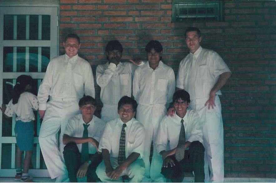 From left to right, in back: Elder Carranza, Ariel Colque, Daniel Colque, Yo, in front: Lino Boltolini, Marcelo Zelaya, Poncho
Trever D. King
02 Mar 2002