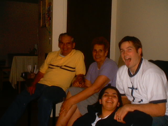 ..junto a su esposa y suegros, Provo Utah.
Mario M. Conde
17 Jul 2003