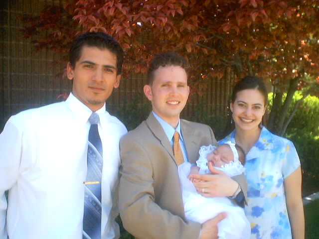Esta foto fue tomada en SLC en el mes de Mayo para la Bendicion de Abby quien es hija de Jessica y Michael Ashton, Michael estubo enla MAS hasta el '96. fue un muy buen Misionero
Mario M. Conde
22 Jan 2004