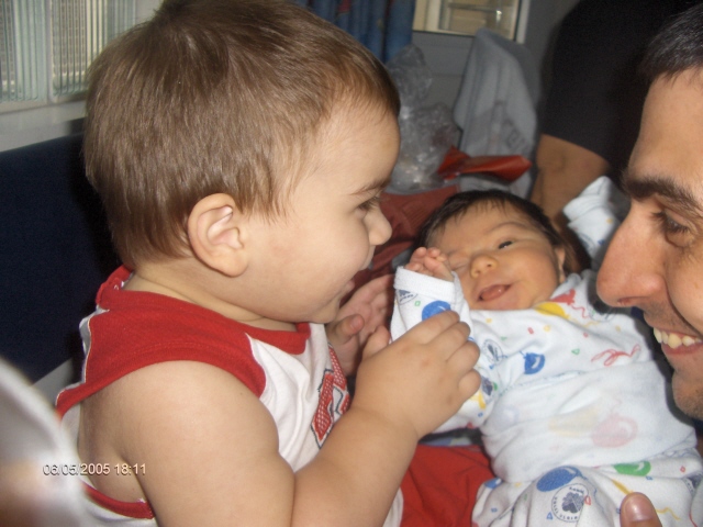 Aca esta Camilita con Gianni  mis bebotes junto a mi esposo
Marina Celeste Di Virgilio
15 Jun 2005