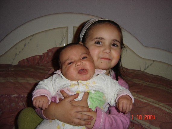 Aylen y Iara Demarco
Emanuel  Demarco
15 Jun 2005