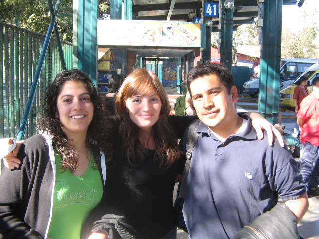 Cecilia y Adrian ascurra se casaron en noviembre ambos sirvieron en la mas ahoran estan felices y vinieron a visitarme...
Carol Andrea Fernandez
13 May 2006