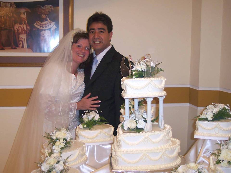 Comparto con ustedes ésta foto. Me casé el 23 de Febrero del 2007 con Ricardo Alfaro Lopez en Chiclayo, Perú.
Soy inmensamente feliz!!!
Les envío todo mi cariño...
Patita
Patricia Monica Alfaro
26 Feb 2007