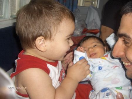 Aca esta Camilita con Gianni  mis bebotes junto a mi esposo
Marina Celeste Di Virgilio
15 Jun 2005