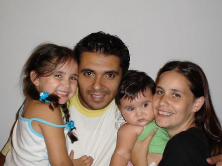 Mi Familia
Emanuel  Demarco
15 Jun 2005