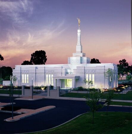 Picture of the Adelaide temple, I believe from www.lds.org
Jeremy Hodgkins
31 Jan 2006