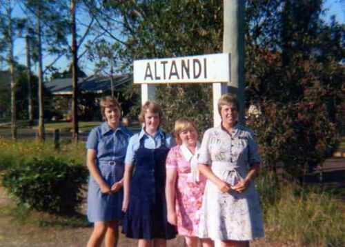 Sisters Hinton, Oldham, Reaks and Rawson in the Sunny Bank area
Dale Jean Hiatt
06 Apr 2006