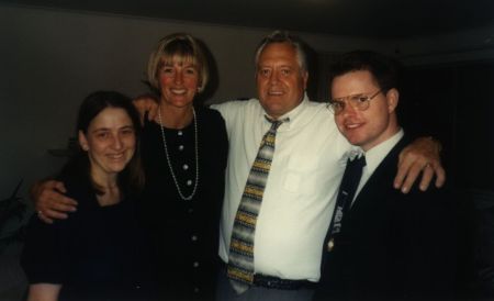 The Nielsen's visited Perth in December 97 and the missionaries from Perth who served with them got together for an impromptu meet.
Stephen John ONeil
11 Apr 2001