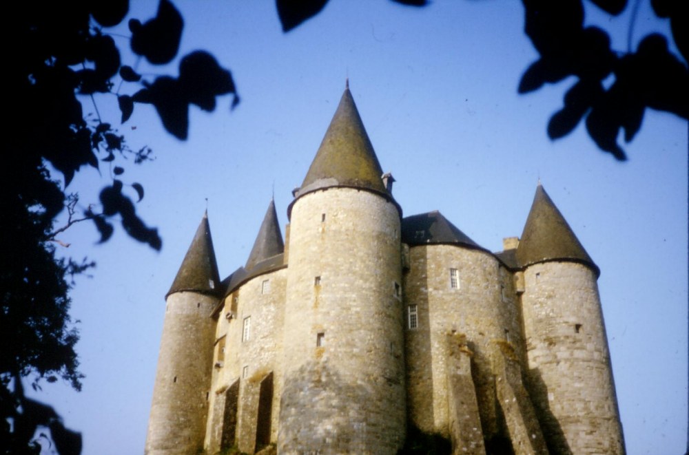 Probably the most photographed castle in the mission
Matthew  Newman
04 Jan 2003