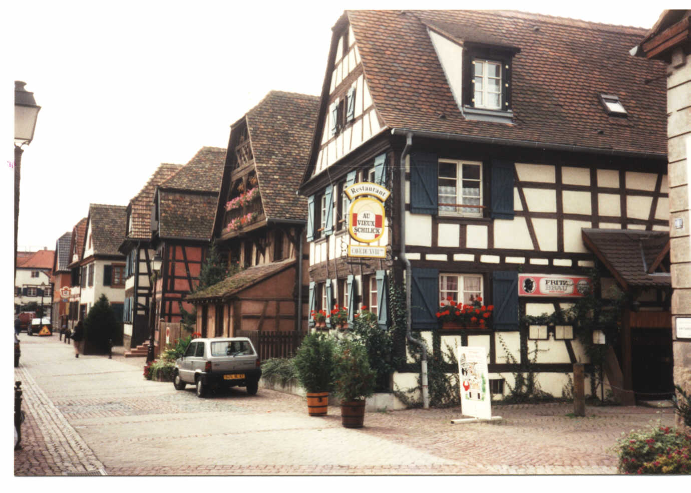 This picture was taken about 1 block from the elders apartment in Schiltigheim
Don  Sagle
05 Jan 2003