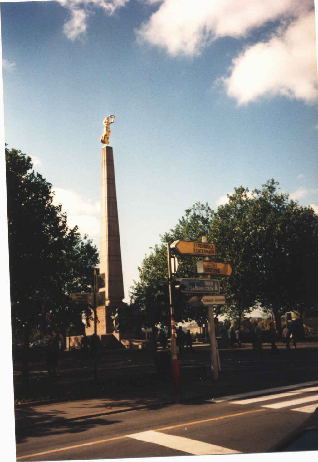 This is a famous gold plated angel statue I believe was erected after the 1rst world war celebrating peace. Among missionaires is was a.k.a Moroni's sister/wife
Don  Sagle
05 Jan 2003