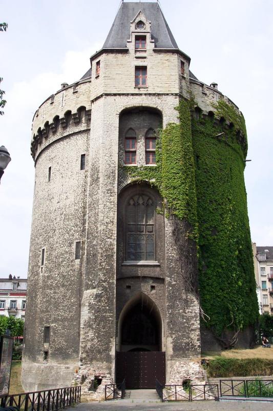 Anyone serving in the Branche (now Paroisse?) Louise will recognize this Brussels landmark.
Bill  Hartsell
16 Feb 2004