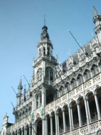 Sur la Grand Place de Bruxelles
Daniel DENIS
23 Jul 2003