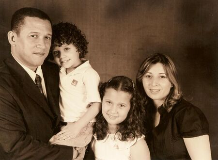 Eu, meu filho César, Minha filha Clara e Minha esposa Jakcely
Cleber Charleston Vitório
26 Dec 2006