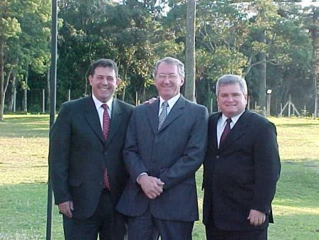 Presidentes de Estaca da região de Curitiba e suas esposas. Stake Presidents in the Curitiba area and their wives.
Jouber  Calixto
05 Nov 2002