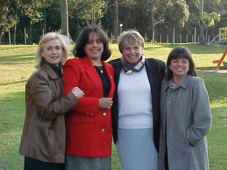 Presidentes de Estaca da região de Curitiba e suas esposas. Stake Presidents in the Curitiba area and their wives.
Jouber  Calixto
05 Nov 2002