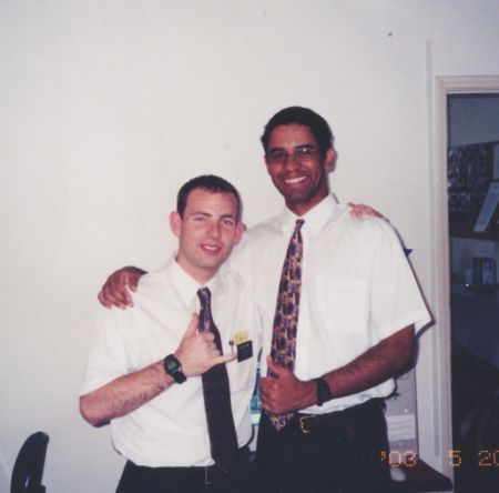 Um missionário atual e um ex-missionário se encontram na Skyline Internet, em São Paulo. </p>

A current and a former missionary meet up at Skyline Internet, in São Paulo.
Brandon Barrick and Jouber Calixto
18 Jul 2003