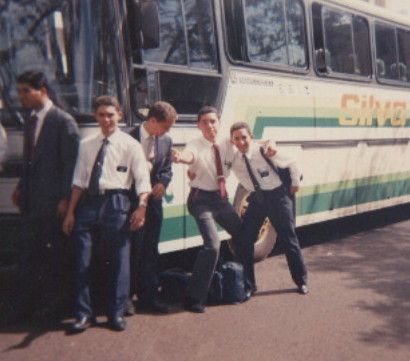 Conferencia de Natal de 1992, Em frente ao onibus da esquerda pra direita: Elder Nogueira, Elder Sousa, Elder de Oliveira, Elder Germano e Elder C. Ferreira(carinhosamente chamado de Cramunhão Ferreira).
Claudio Oliveira Santos
11 May 2004