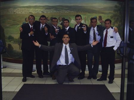 Da esquerda pra direita: Elder Souza, F. Santos (de Brasilia) , A. Silva, Batista, Bezerra(de Brasilia), Costa, J. Silva, e Albuquerque no Centro.
Ricardo Augusto Godoy Albuquerque
13 Oct 2004