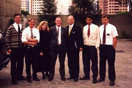 Elder Stuart, Elder Dalley, Sister Paulsen, Elder Mills, Presidente Paulsen, Elder Oliveira Jr., Elder Bretzing
David F. Paulsen
24 Oct 2004