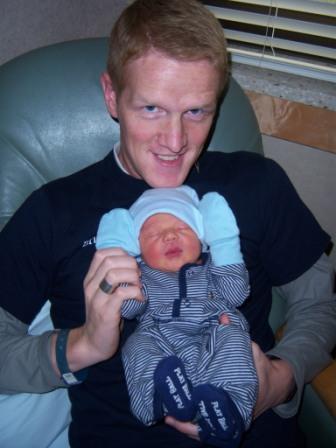 O nome dele e Grant Edward Barlow. Ele e bonitao!
Christopher G. Barlow
21 Oct 2007