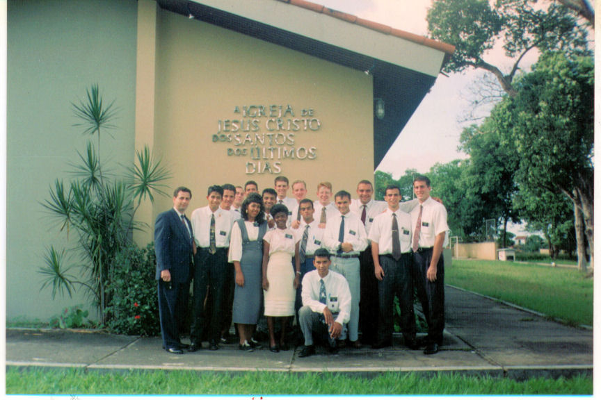 Guerrerios mandado da Missao Fortaleza para Missao Belém quando formou em 1994.
Presente no foto Presidente Martins Silva
Elder Alves foi substituido por Elder Willardson logo depois.
Mark-David McCool
04 Nov 2005