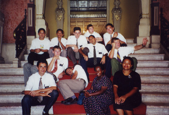 A zona Belem na frente da teatro de Paz no Centro de Belem passando a dia de Preparacao.
Michael Spencer Parker
21 Feb 2006