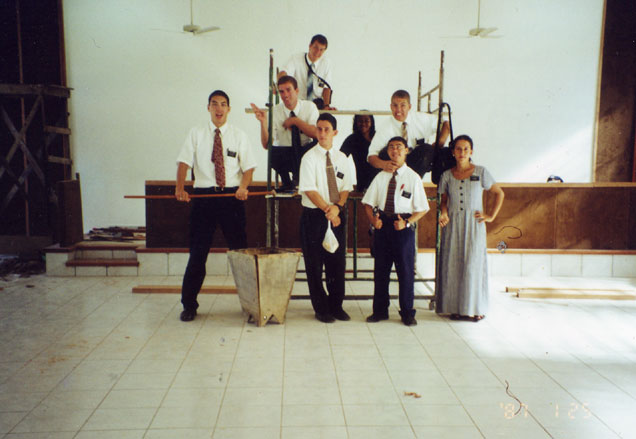 A zona Imperatriz, visitando uma capella sendo construida em Alvorada. Fomos dar uma olhada.
Michael Spencer Parker
21 Feb 2006