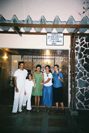 Sister Fowler e Sister Fernandez
Dana Noelle Mace
05 Apr 2007