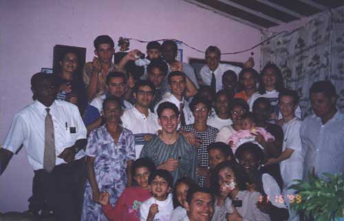 Noite Familiar em Campo Belo.
Nic  Johnson
08 Feb 2002