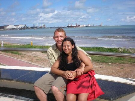 esta foto é de mim com minha noiva Cristina, a gente se conheceu por um amigo e voltei ao Brasil por 2 semanas pra visitá-la e pedi-la em casamento.
Evan Thomas Carlson
18 Sep 2007