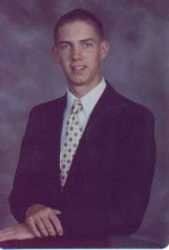 Derek Brandon Tucker Fotos
