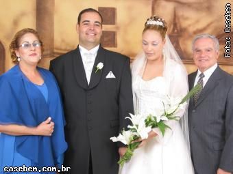 Caros Amigos, Comunico meu casamento, dia 04/03/2005 com Gabriela Lopes Hoffmann.
Pres. e Sister Lemos foram testemunhas.
Dalton Luiz Lemos II
16 Mar 2005