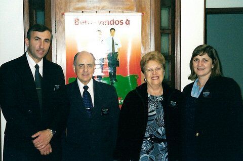 Presidente & Sister Bentim and Presidente & Sister Peixoto
Marcus Wickes
03 Feb 2006