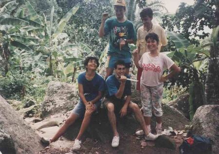 Subimos assim mesmo, só que nosso guia...   bom... ele não sabia exatamente como chegar lá e o resultado vc vai ver na próxima foto.
Luis Eduardo de  Athayde Vieira
21 May 2005