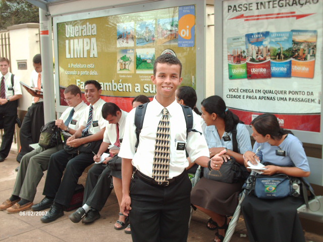 a missão é uma benção, reuniões e aqui estão os guerreiros da zona esperando o inicio da  reunião de zona
rodrigo souza
07 Mar 2007